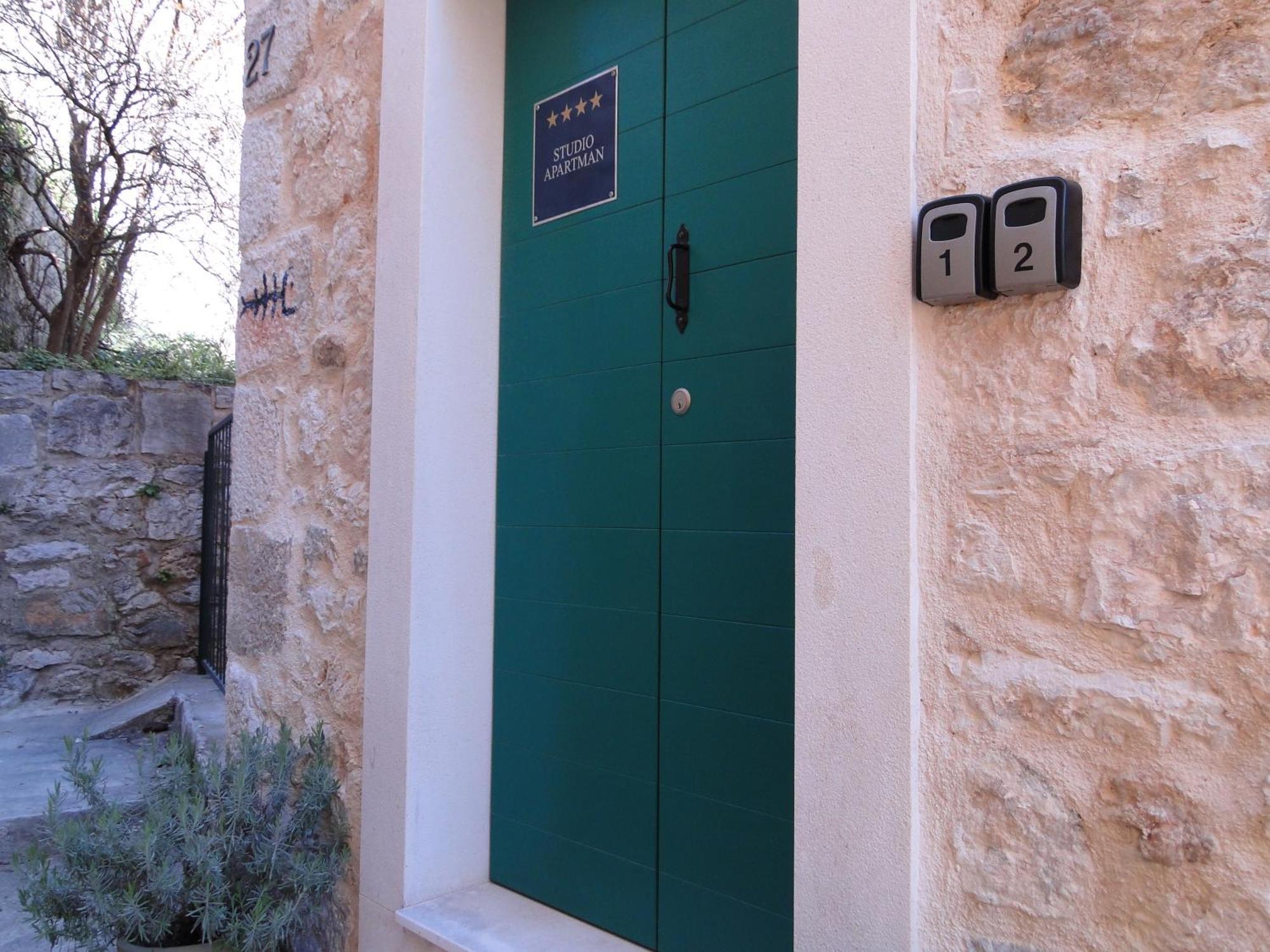 Heritage Apartments Kyra & Fox In Pitve, Hvar Eksteriør billede